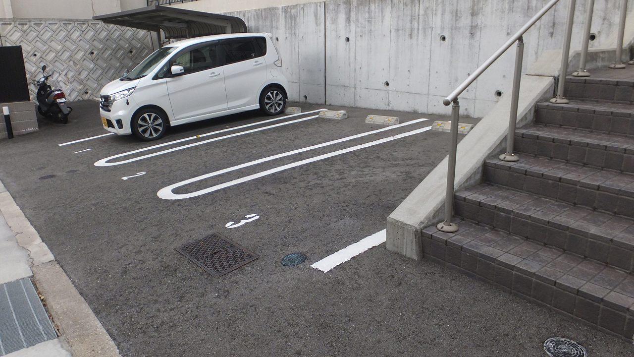 クレイノエヌズガーデン(56651)の外観・駐車場イメージ1枚目