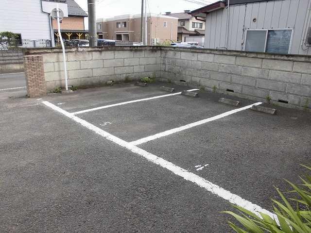 新町(18215)の外観・駐車場イメージ1枚目