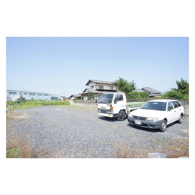 石川桑名パーキング３の外観・駐車場イメージ2枚目