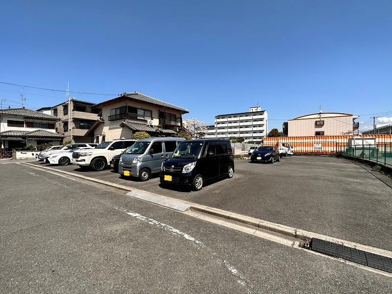 エクセレントライフ若園モータープールの外観・駐車場イメージ2枚目