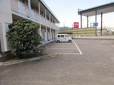 ウィル(17395)の外観・駐車場イメージ1枚目
