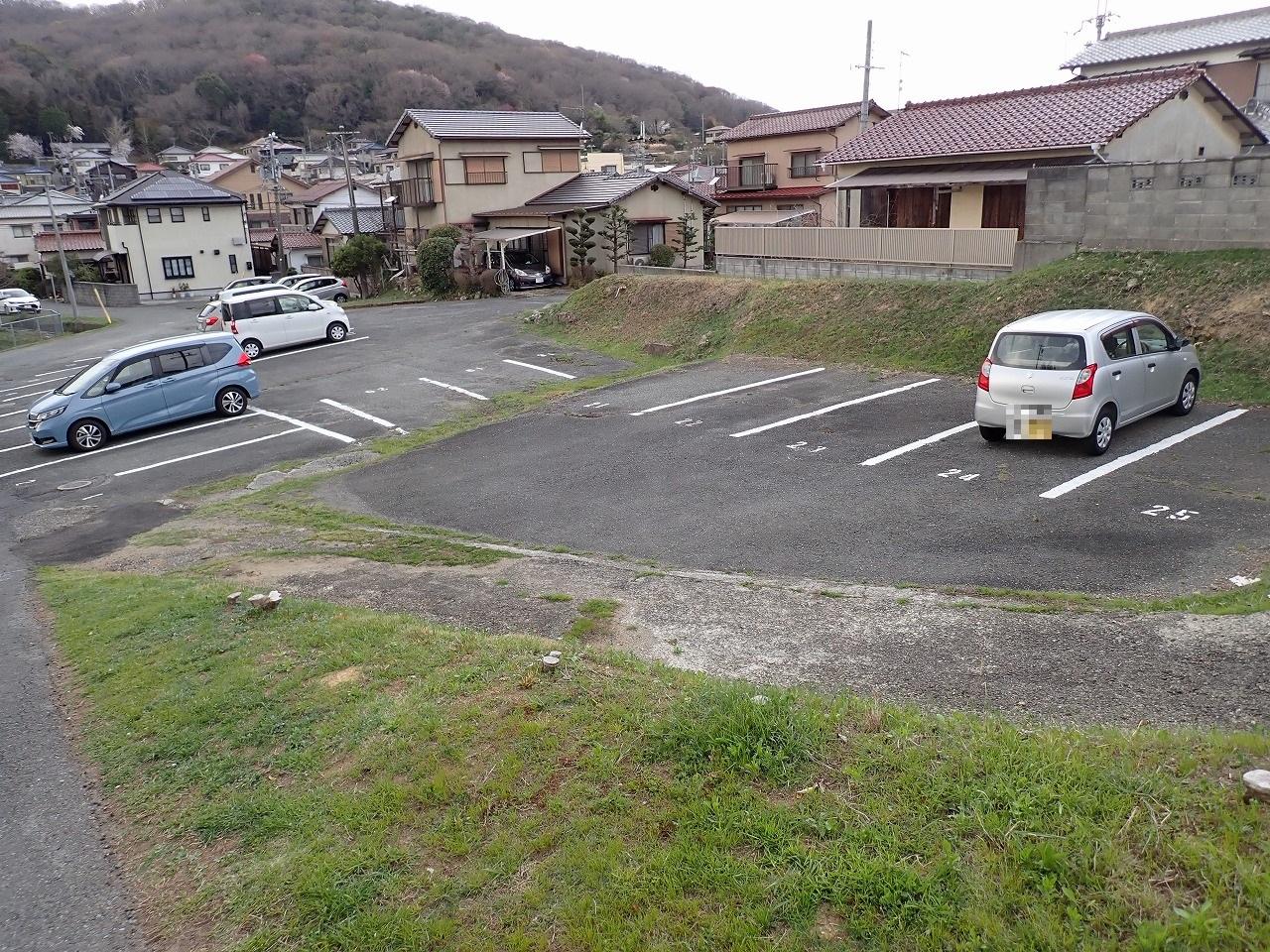 幼稚園下駐車場の外観・駐車場イメージ2枚目