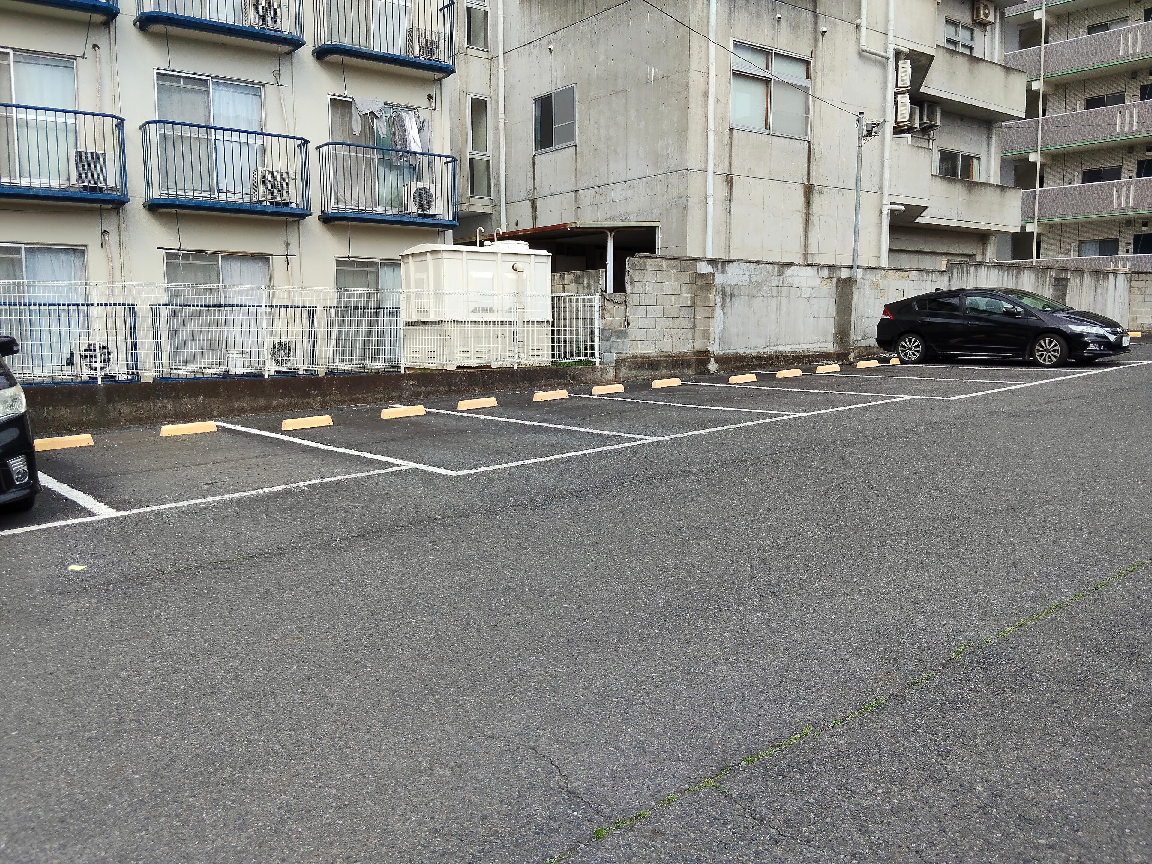 五軒町第二の外観・駐車場イメージ3枚目