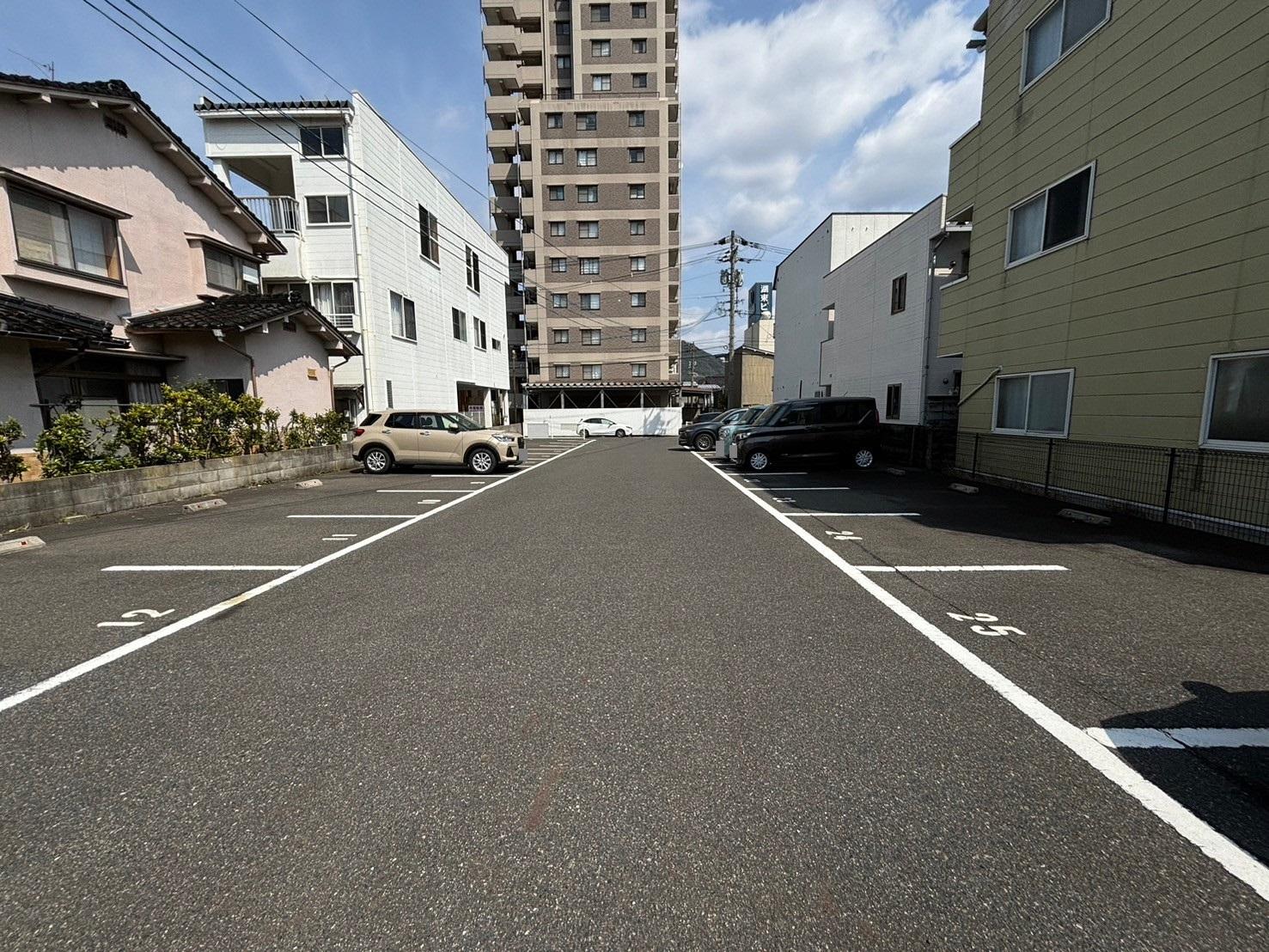 瓦町437番地石谷駐車場の外観・駐車場イメージ2枚目