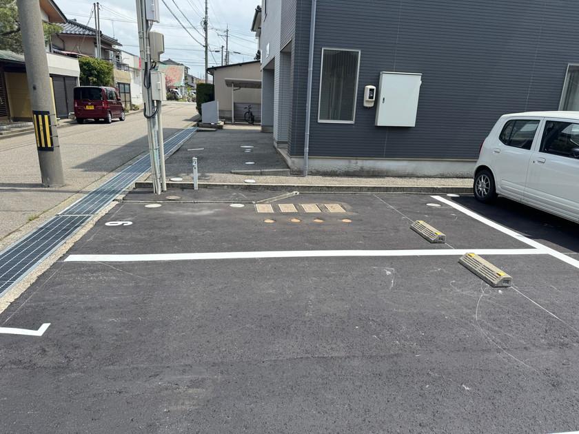 ＲＫ０７月極駐車場の外観・駐車場イメージ2枚目