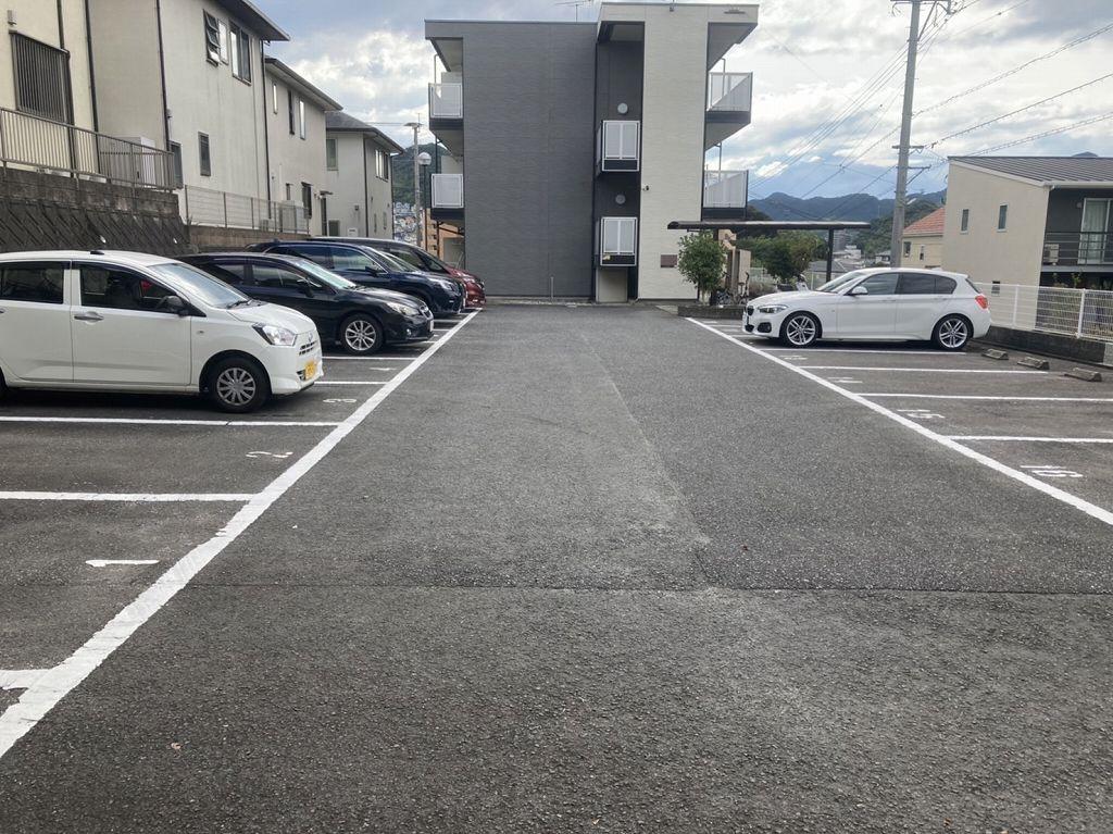チェリーヒル(32607)の外観・駐車場イメージ1枚目