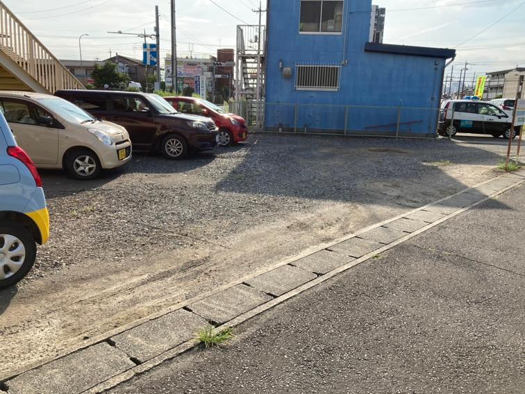 小島駐車場の外観・駐車場イメージ2枚目