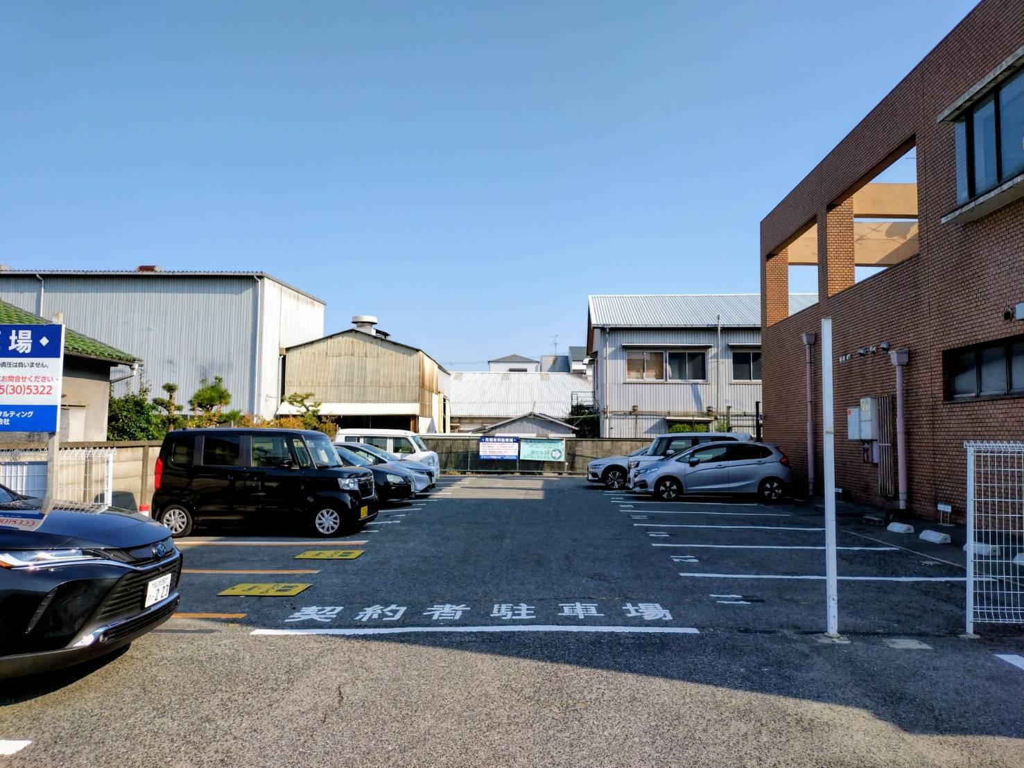 ミント北助松ビル月極駐車場の外観・駐車場イメージ1枚目