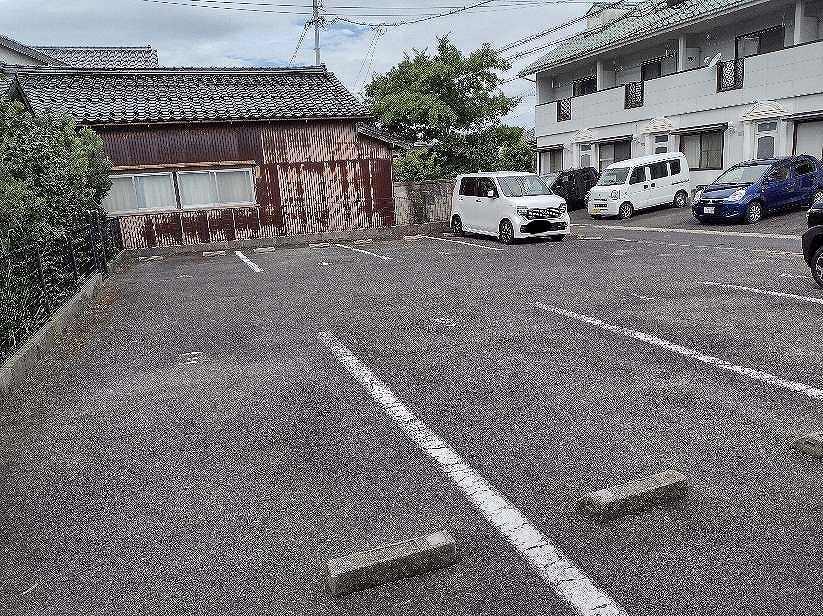 ドルフ(25954)の外観・駐車場イメージ2枚目