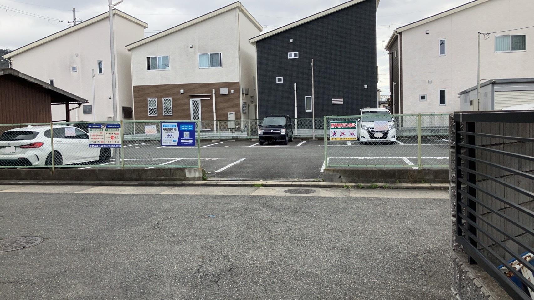 前田駐車場の外観・駐車場イメージ2枚目