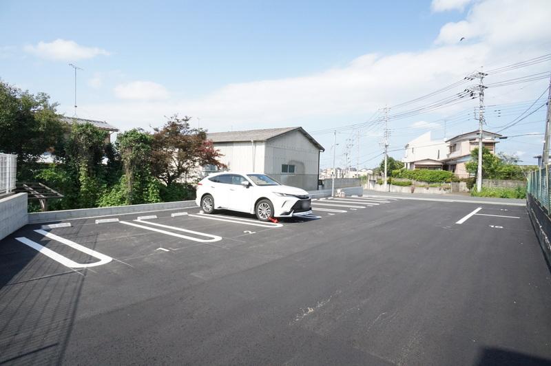 石川高野パーキングの外観・駐車場イメージ1枚目