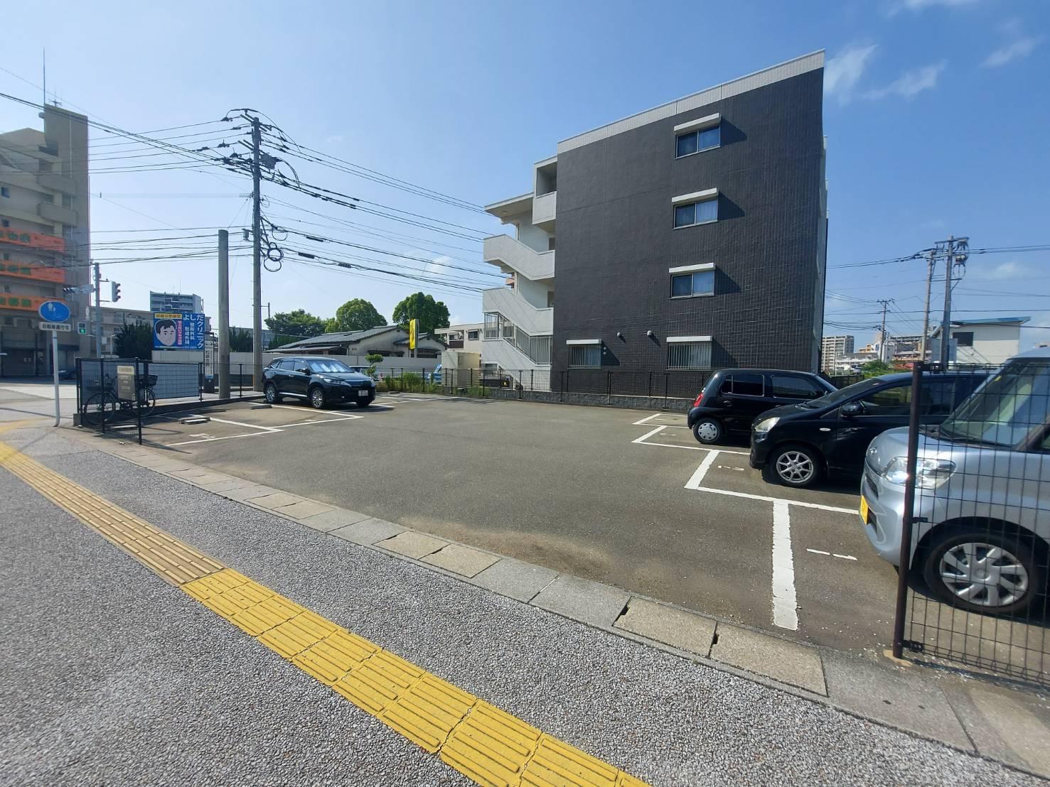 第二原田月極駐車場の外観・駐車場イメージ2枚目