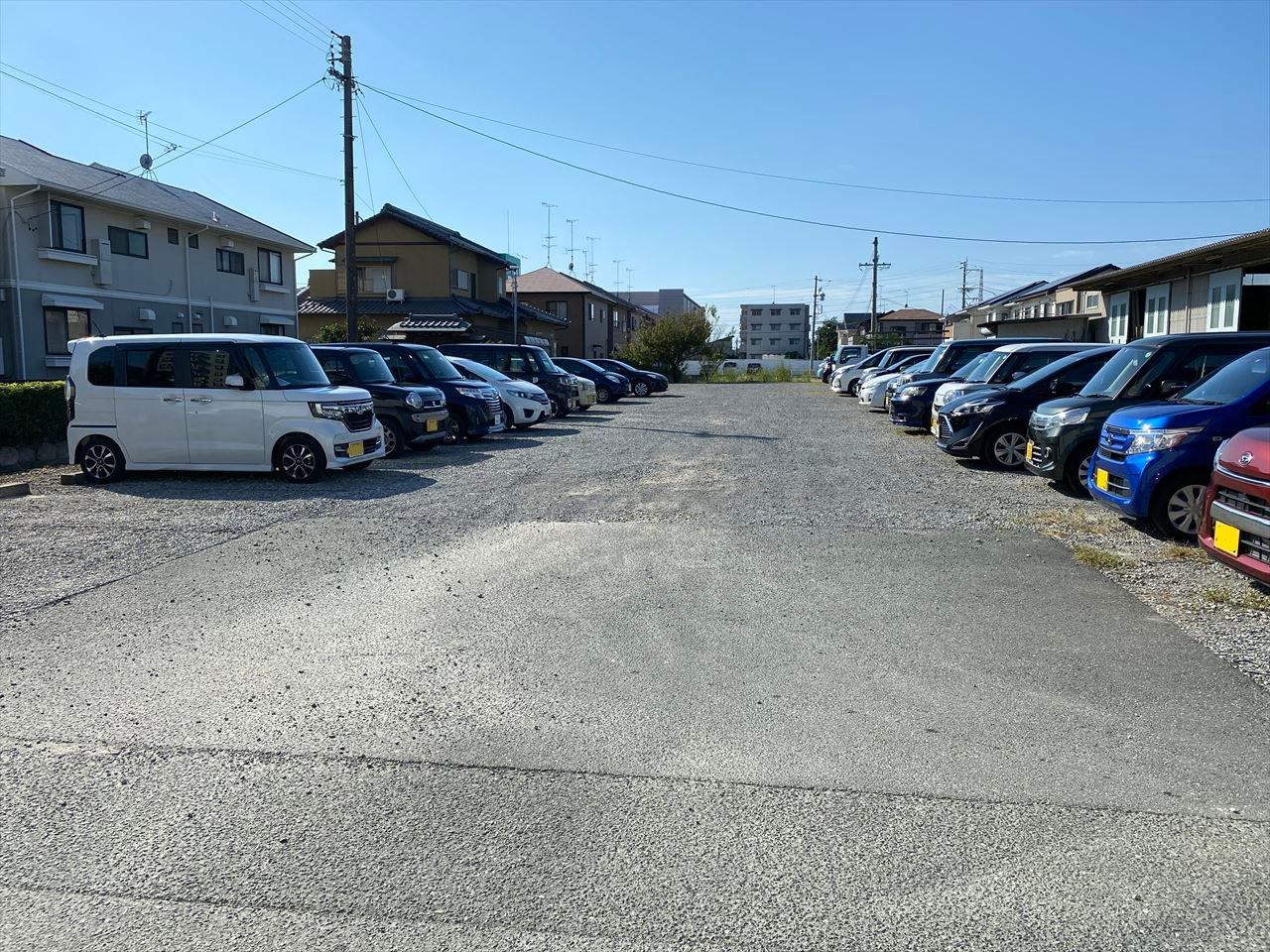 入野町9912-1の外観・駐車場イメージ1枚目