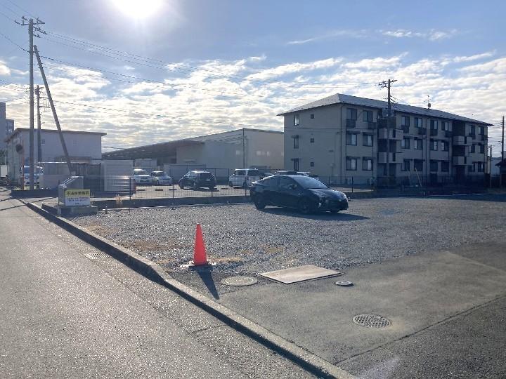 ハイライズ秋葉北側月極駐車場の外観・駐車場イメージ2枚目