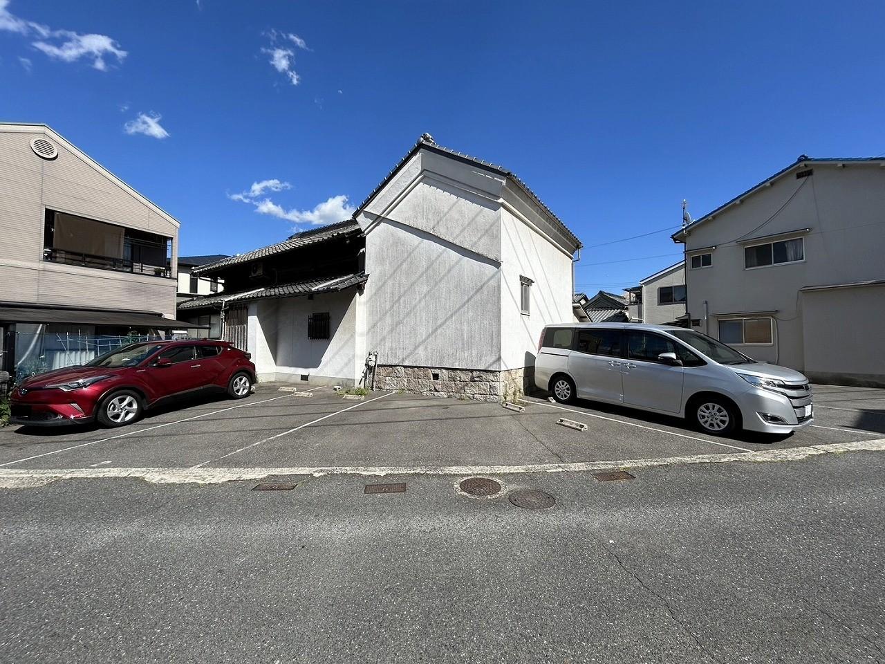 山崎ガレージの外観・駐車場イメージ1枚目
