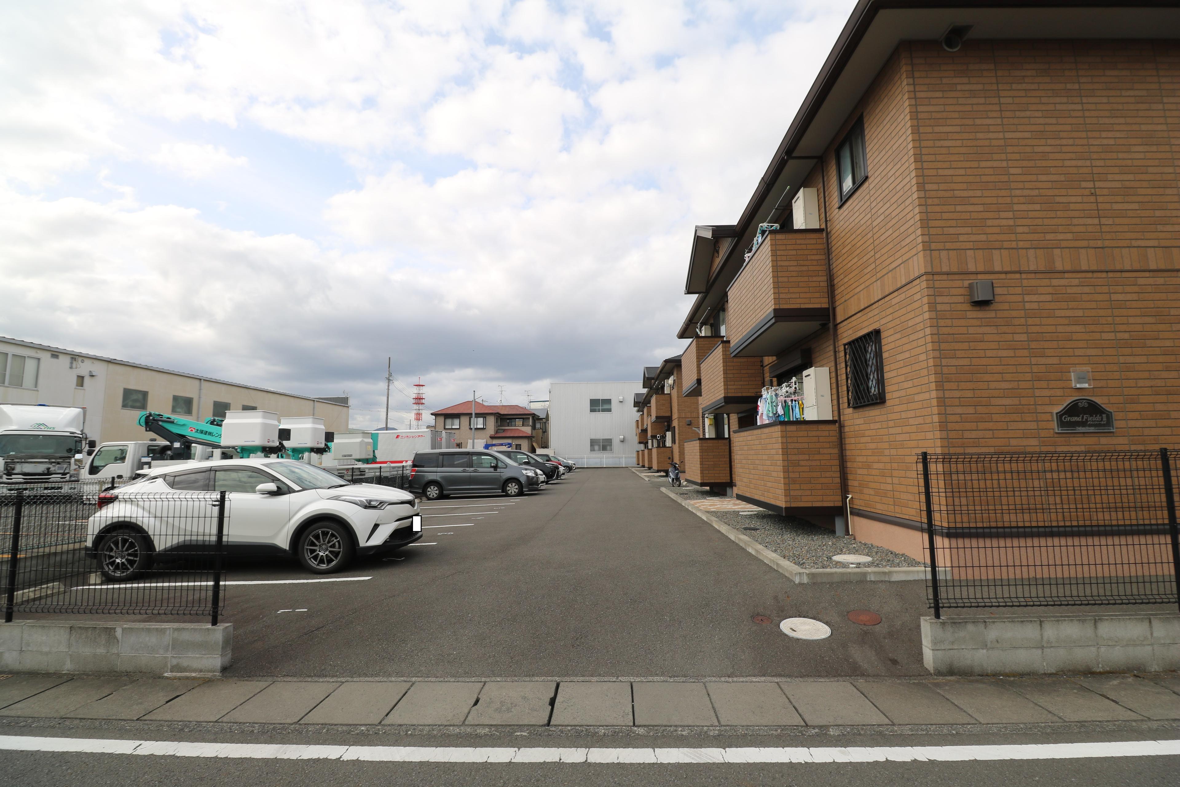 Gran Fields 3 Parking　の外観・駐車場イメージ1枚目