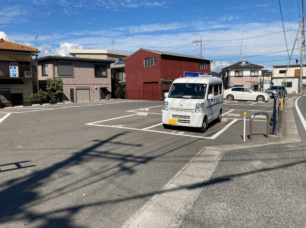 万石駐車場の外観・駐車場イメージ2枚目