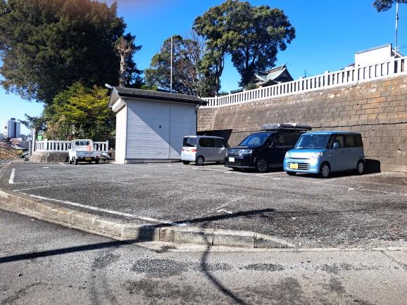 市沢町806-2の外観・駐車場イメージ1枚目