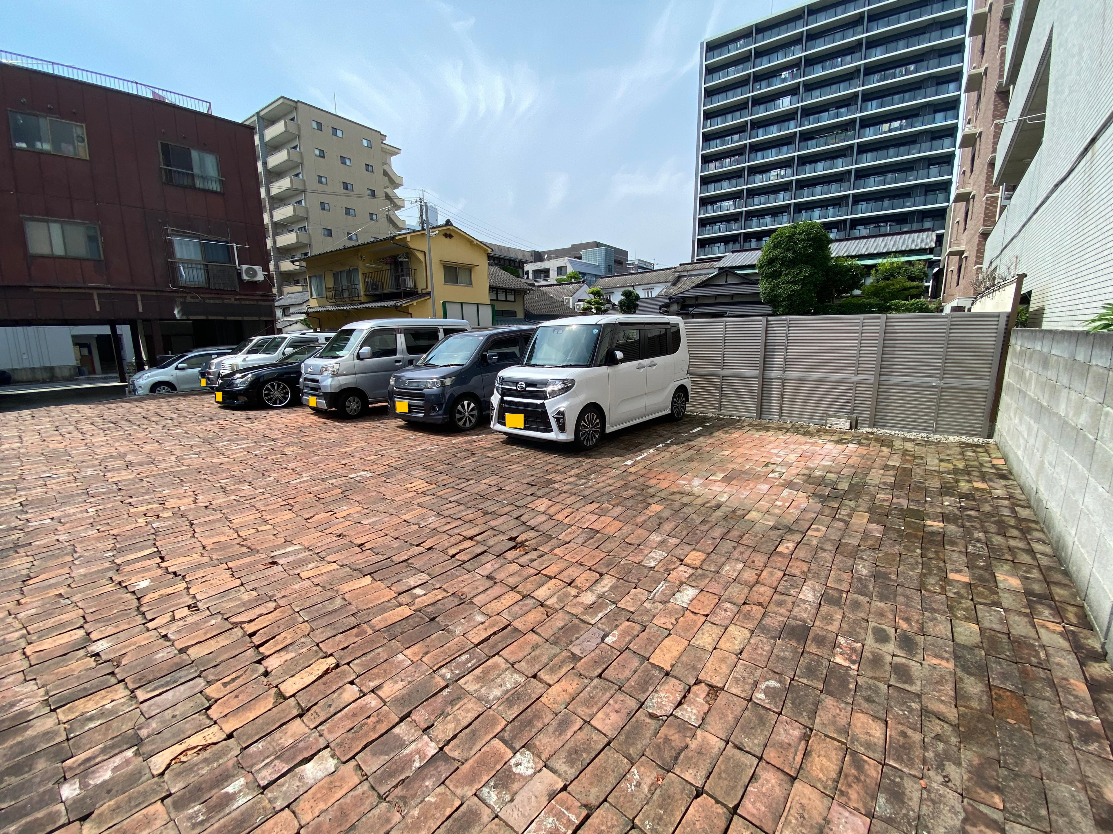 新町2丁目月極駐車場の外観・駐車場イメージ2枚目
