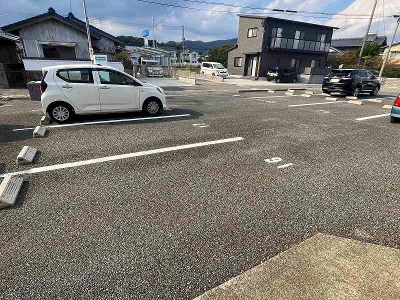 ＨＩＲＯ清末(31873)の外観・駐車場イメージ1枚目