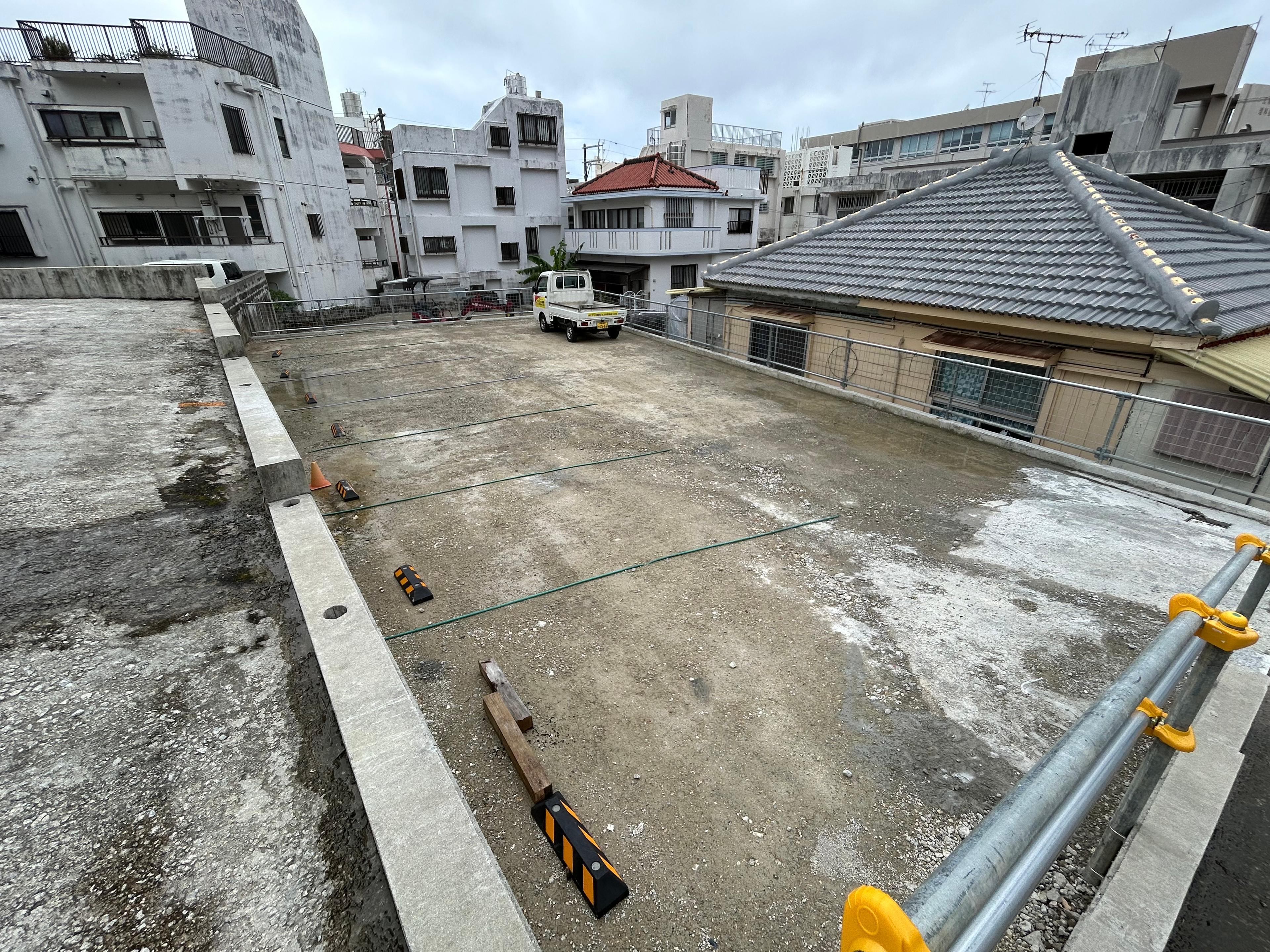 沖縄工業高校前駐車場の外観・駐車場イメージ2枚目