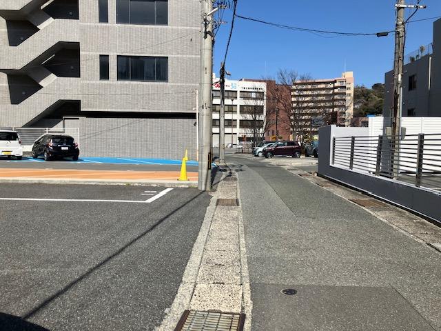 山本ガレージの外観・駐車場イメージ3枚目