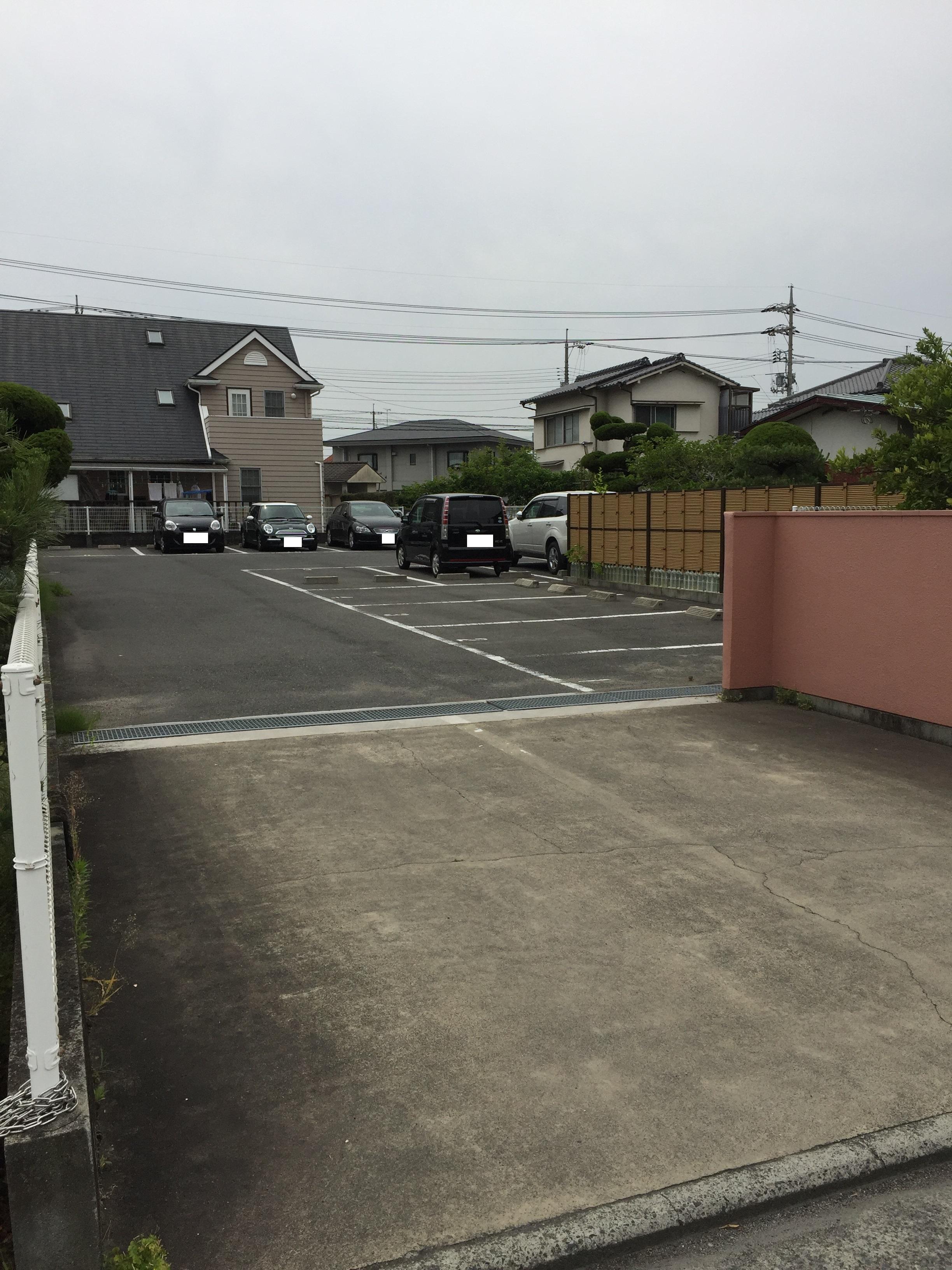 ロージュマンＡの外観・駐車場イメージ1枚目