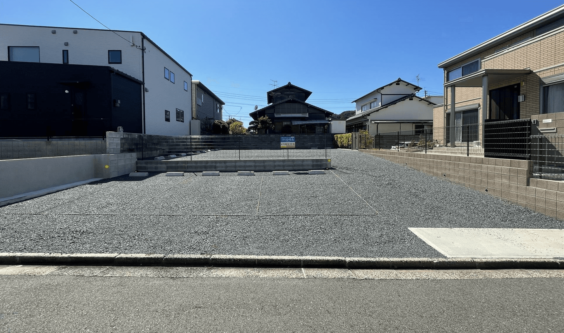 浅川台パーキングの外観・駐車場イメージ2枚目