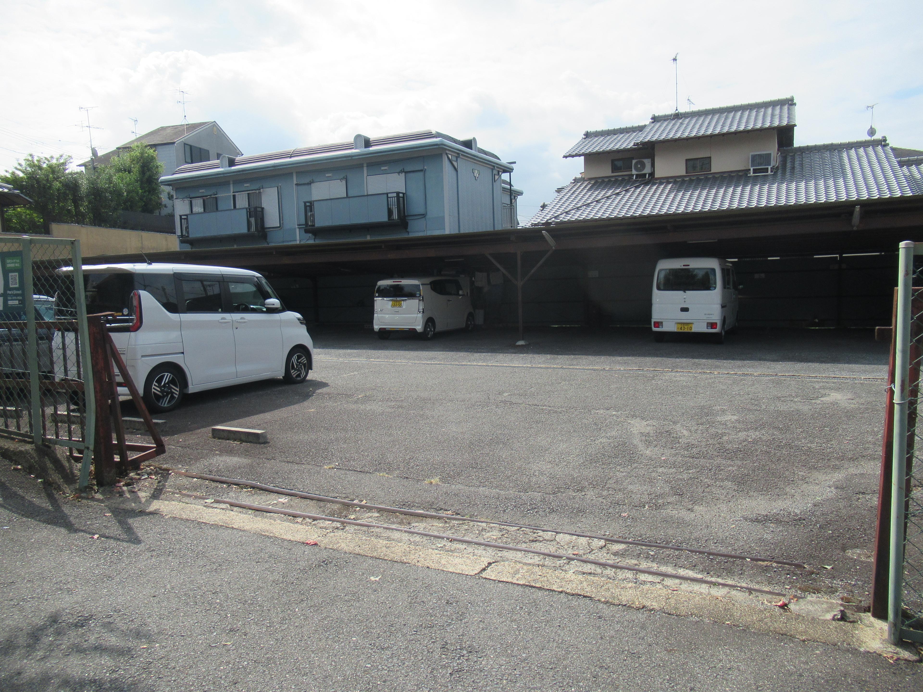 中野ガレージの外観・駐車場イメージ3枚目