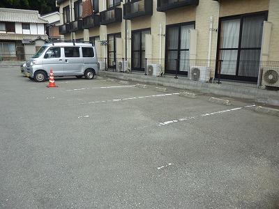 ジュネス(32450)の外観・駐車場イメージ1枚目