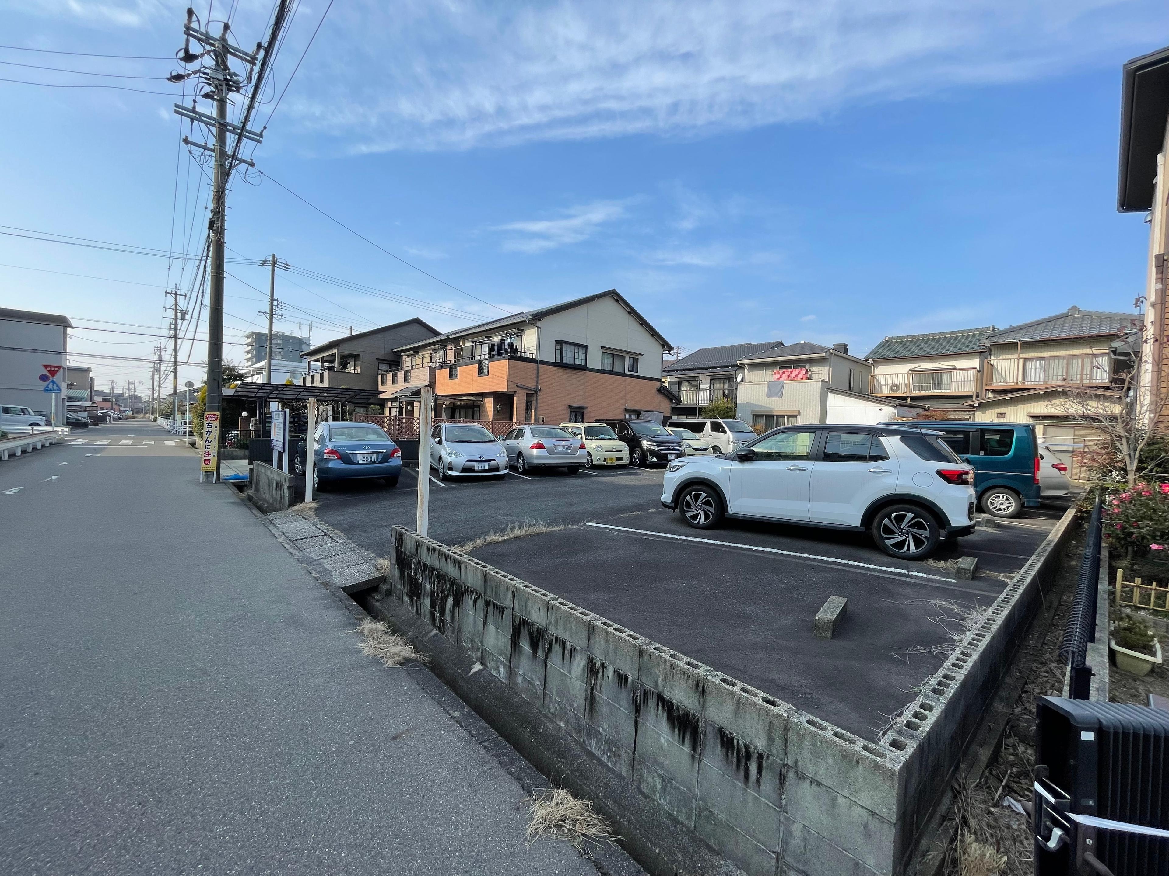 坂巻駐車場の外観・駐車場イメージ2枚目