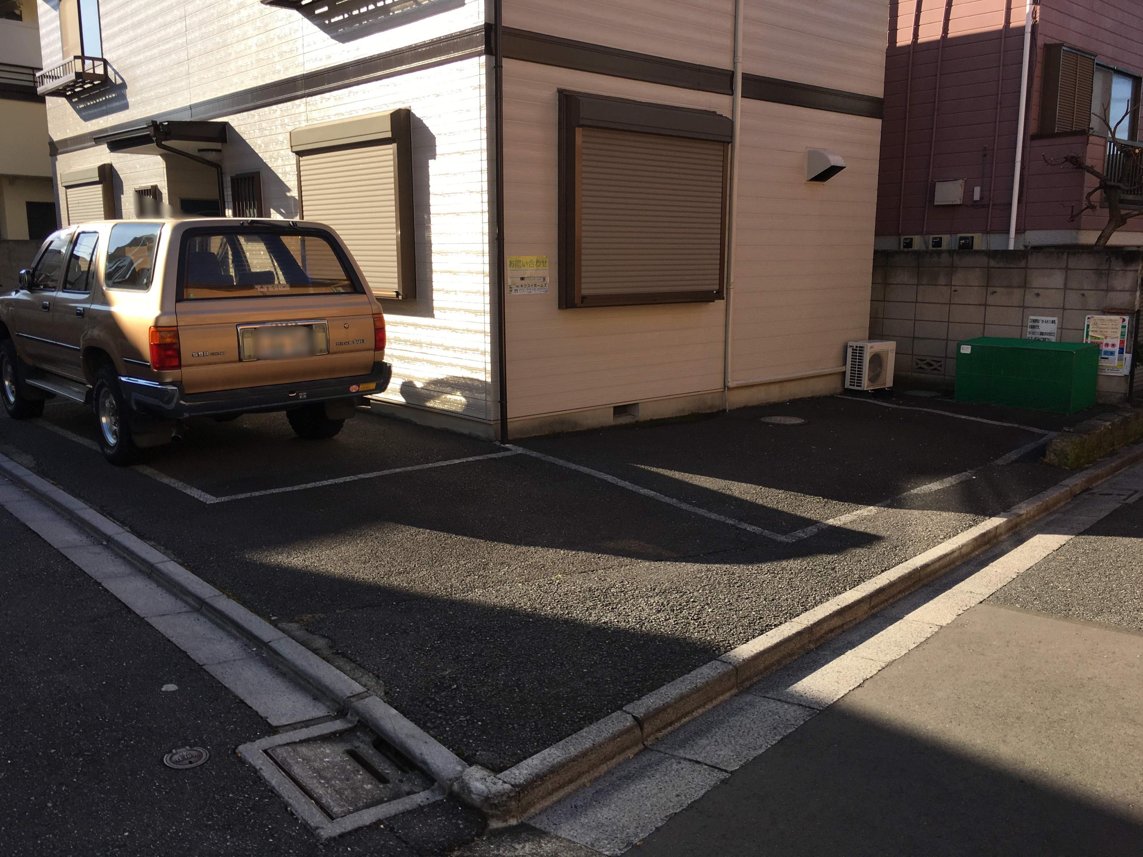 カトルセゾンの外観・駐車場イメージ1枚目