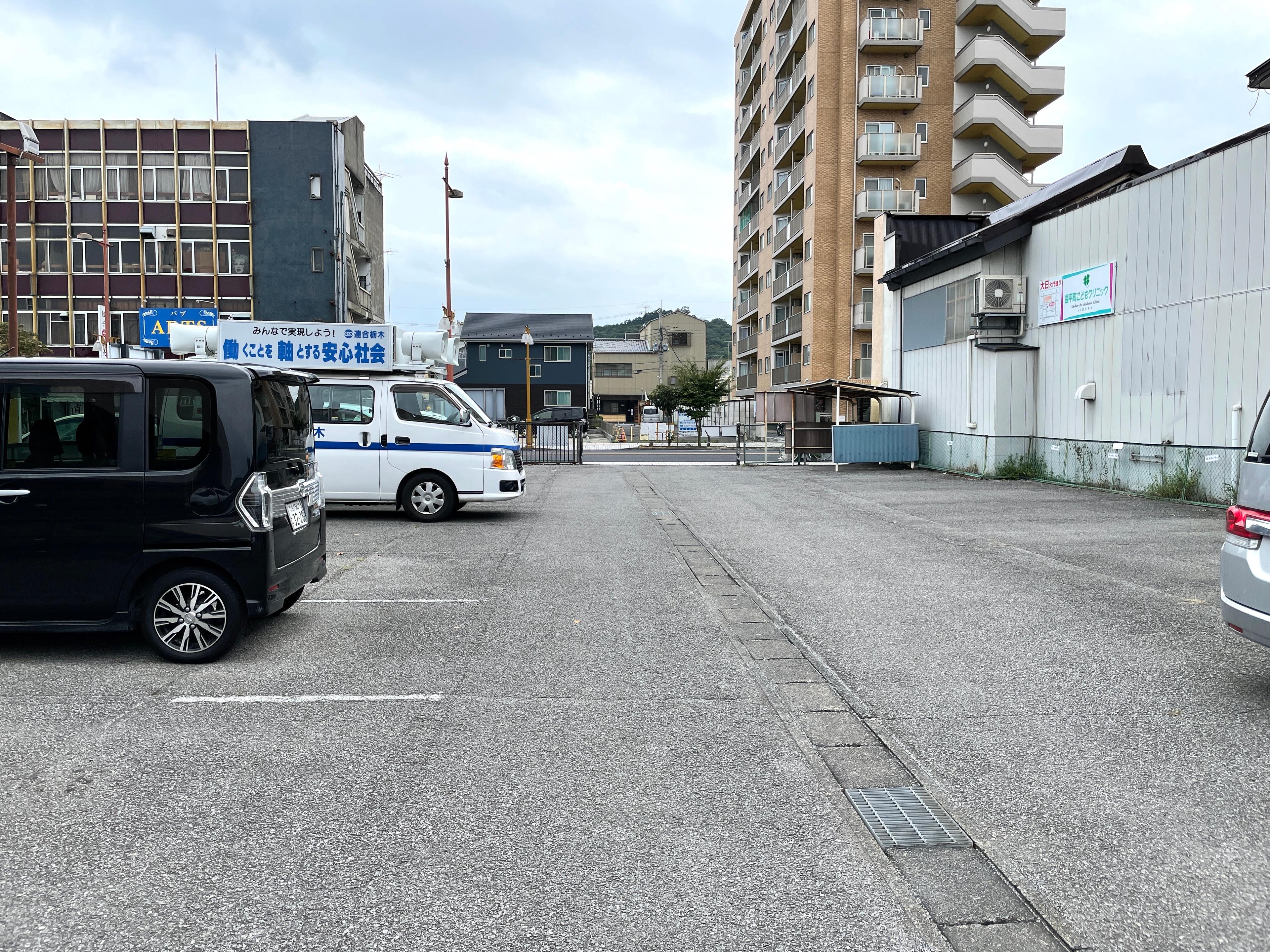 栄進第3パーキングの外観・駐車場イメージ3枚目