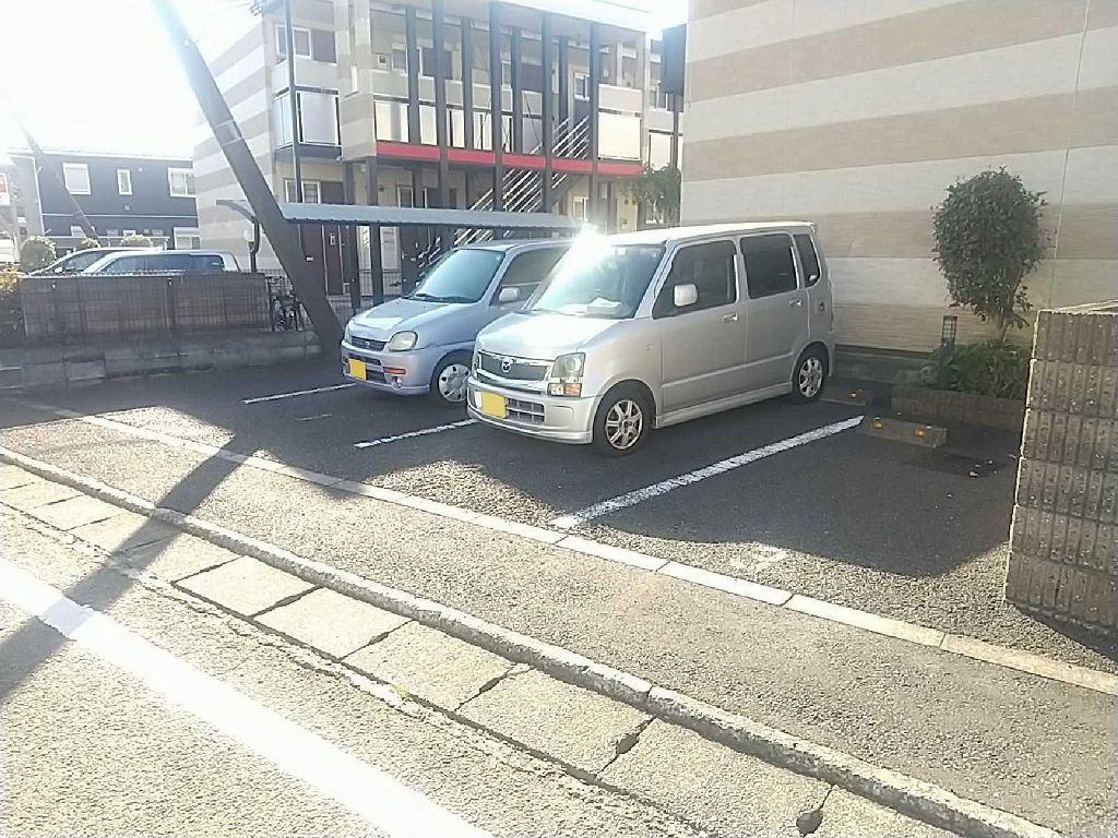 小柳町Ⅱ(30251)の外観・駐車場イメージ2枚目