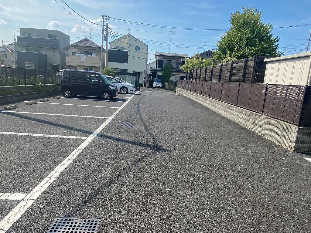 アゼリアコート(42499)の外観・駐車場イメージ1枚目