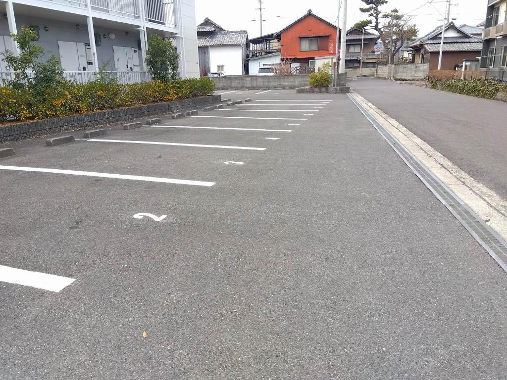 Ｇｒｏｏｖｅｒ(21217)の外観・駐車場イメージ1枚目