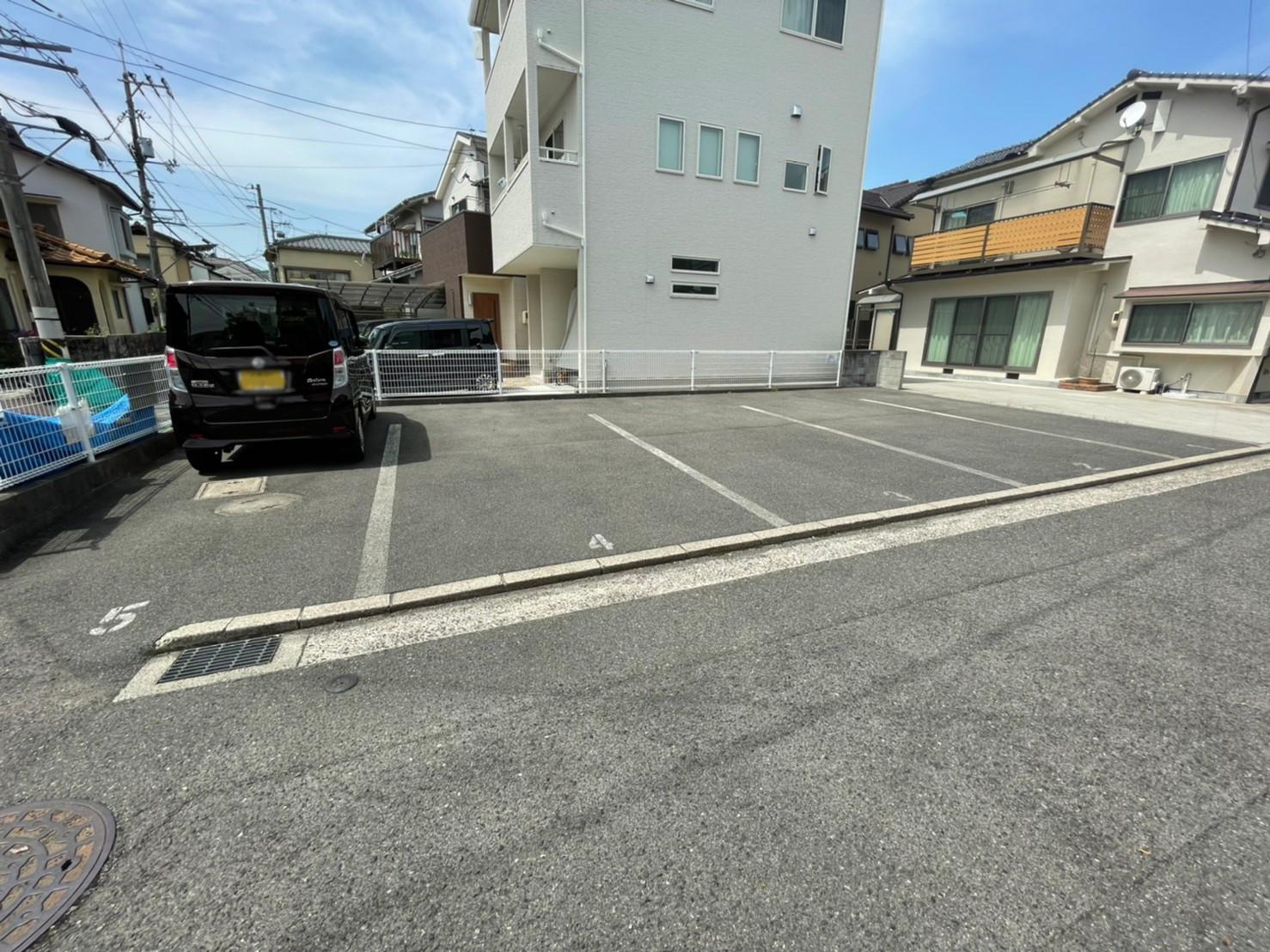山本ガレージの外観・駐車場イメージ2枚目