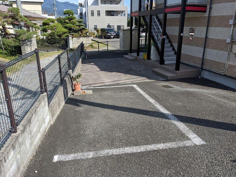 ＭＩＹＡＢＩ(28597)の外観・駐車場イメージ1枚目