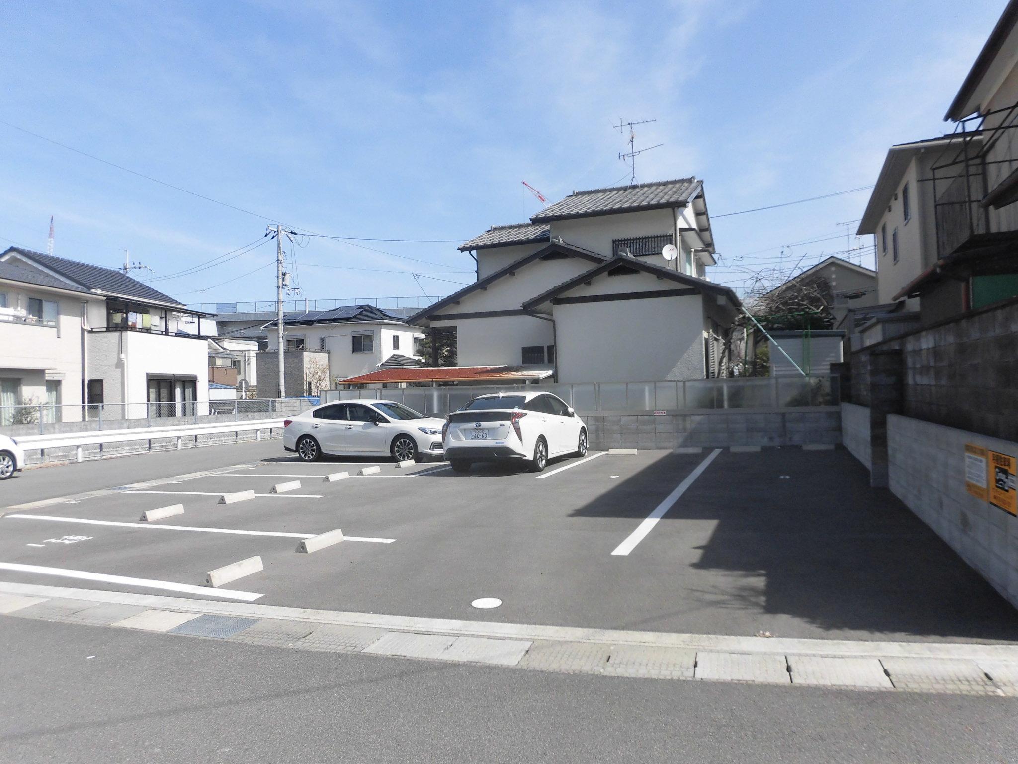 川向イガレージの外観・駐車場イメージ2枚目