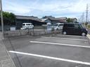 J-100の駐車場