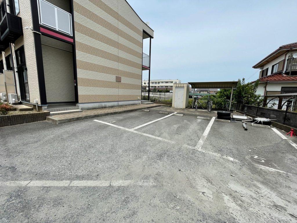 ラパン(28717)の外観・駐車場イメージ1枚目