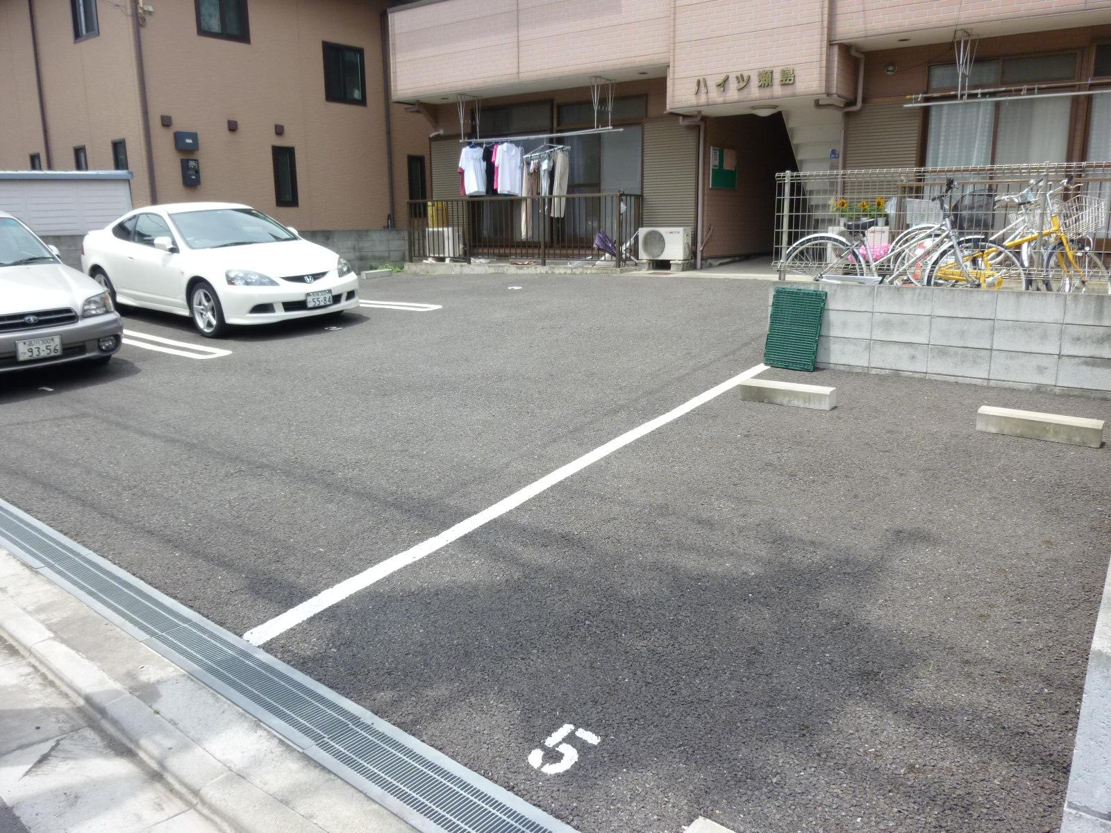 ハイツ瀬島駐車場の外観・駐車場イメージ1枚目