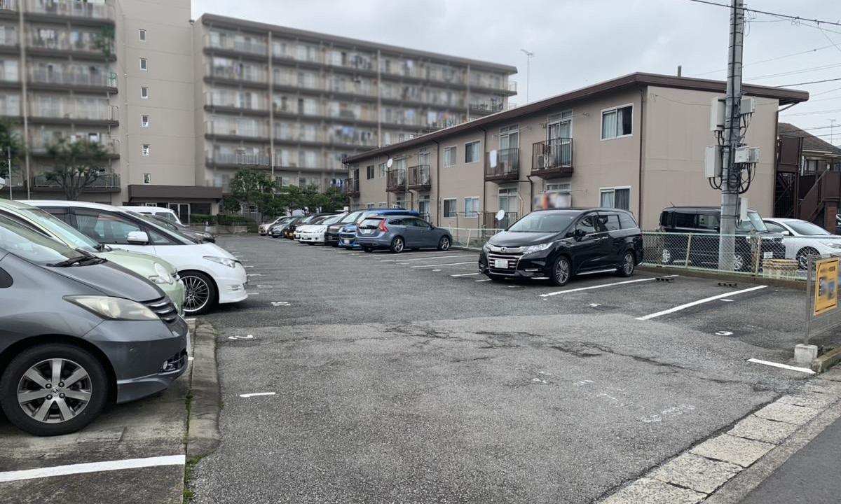 岡井コーポ駐車場の外観・駐車場イメージ2枚目