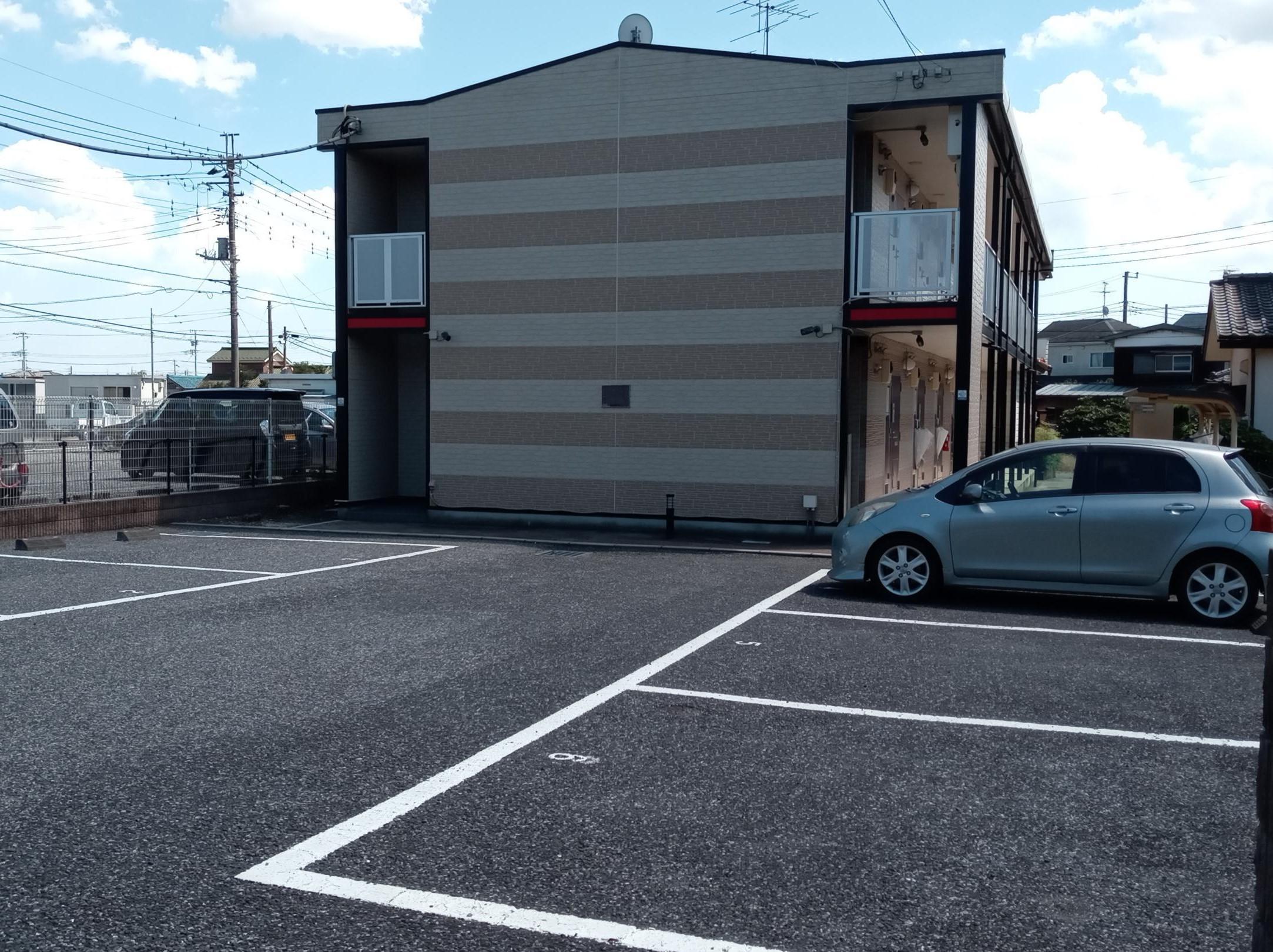 オーガスト(30750)の外観・駐車場イメージ1枚目