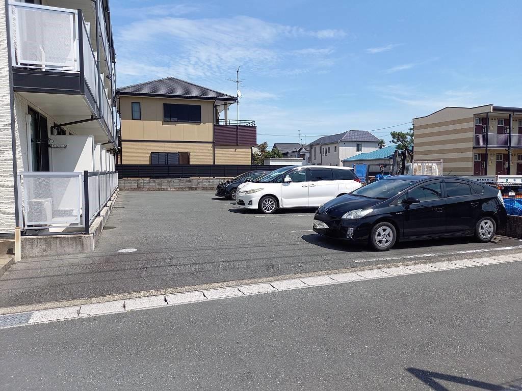 レオニーズ(38228)の外観・駐車場イメージ1枚目