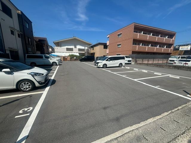 津田第三ｶﾞﾚｰｼﾞの外観・駐車場イメージ3枚目