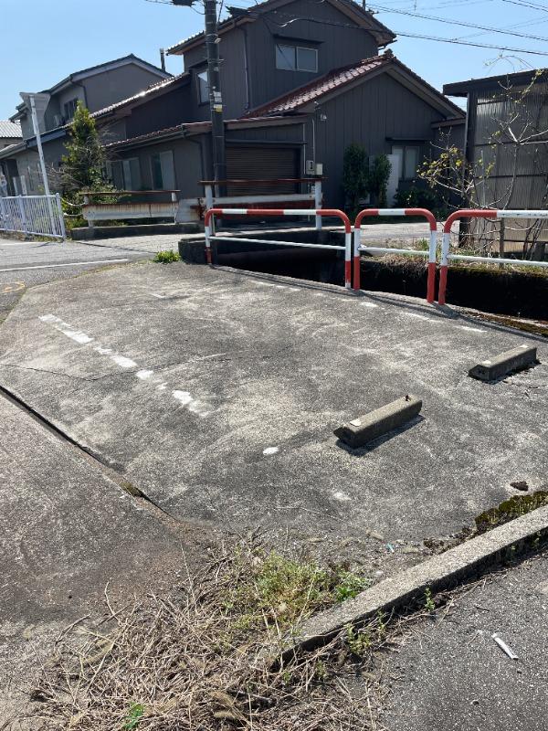 中川原月極駐車場の外観・駐車場イメージ2枚目