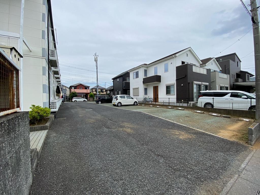 ラッキー(12531)の外観・駐車場イメージ1枚目