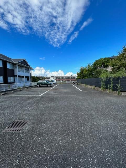 今井第２駐車場の外観・駐車場イメージ3枚目