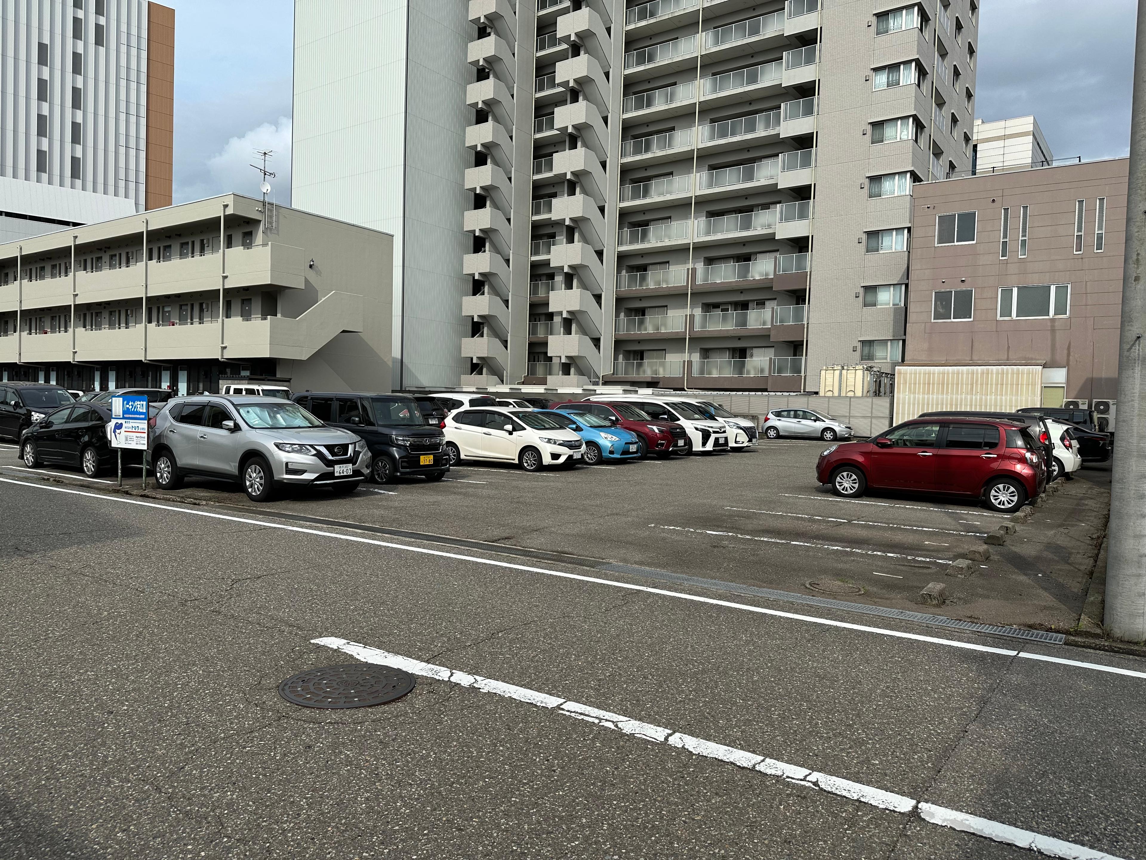 パーキング末広Ⅲの外観・駐車場イメージ2枚目